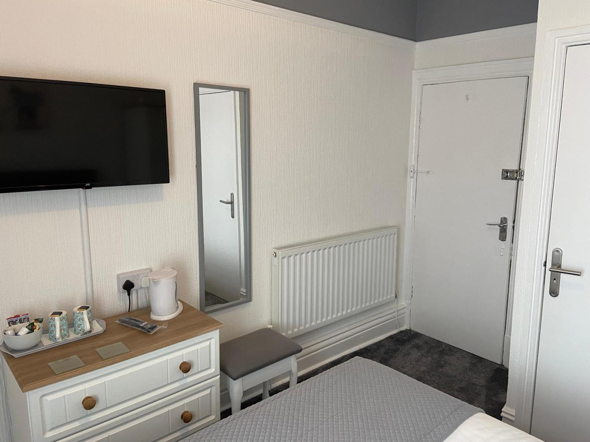The Beechcliffe Hotel - Over 35'S Only ブラックプール エクステリア 写真